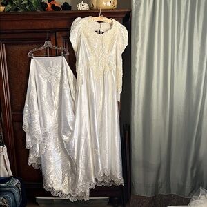 Elegant White Lace Bridal Dress